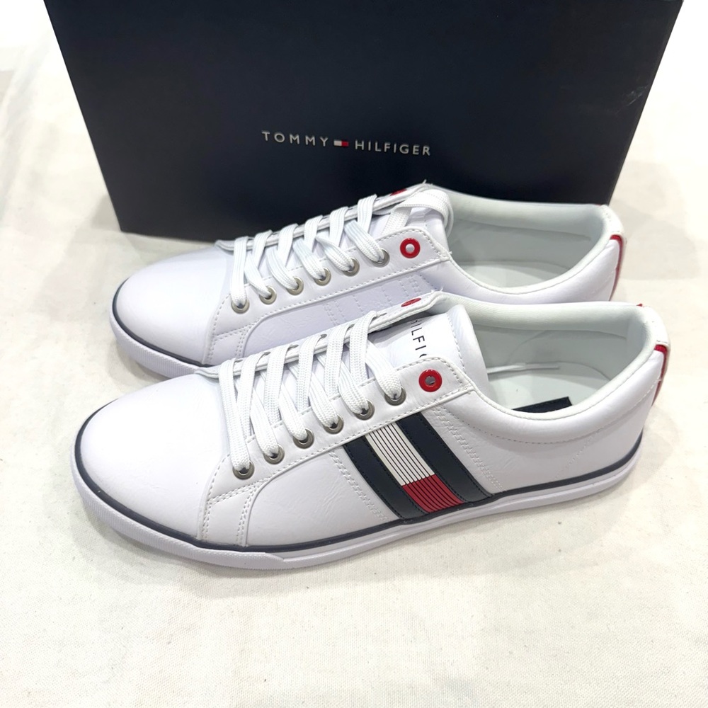 TOMMY HILFIGER REVEL3 MENS SNEAKERS COLOR WHITE  SIZE 9.5
